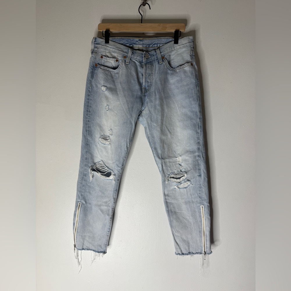 levis 501 distressed Zip Hem Light Wash Jeans Size 29x26